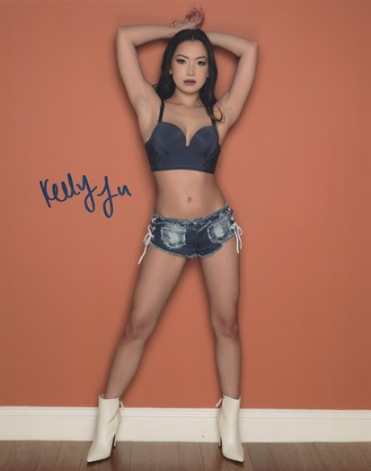 Kelly Lu autograph