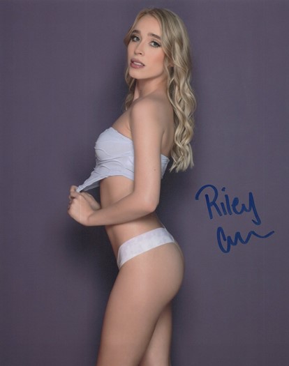 Riley Anne autograph