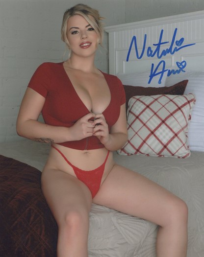 Natalie Amari autograph